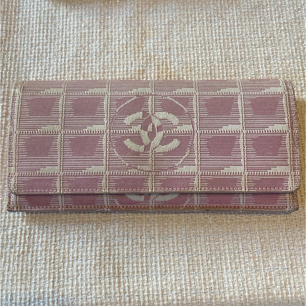 CHANEL Travel Line Vintage Pink Long Wallet